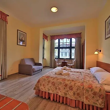 Alexandra 3*
