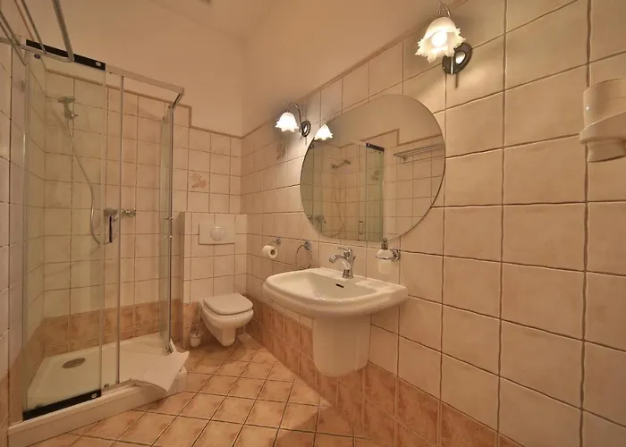 Alexandra Alojamento de Acomodação e Pequeno-almoço 3*