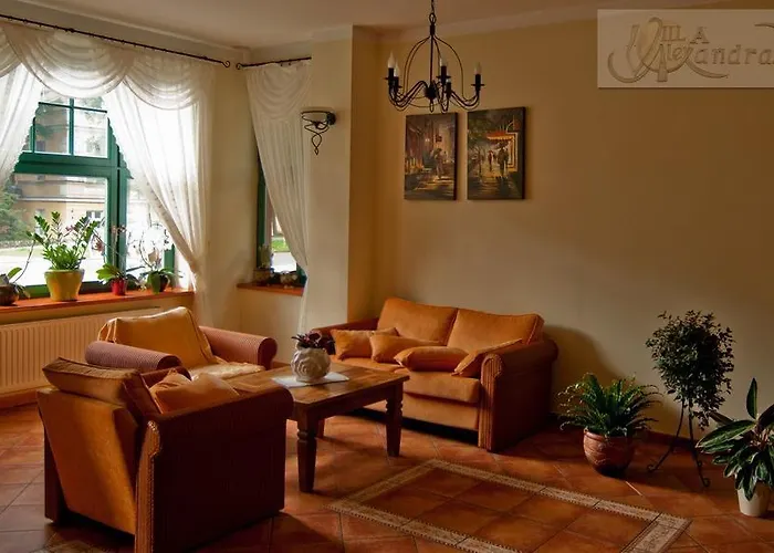 Alexandra Alojamento de Acomodação e Pequeno-almoço 3*